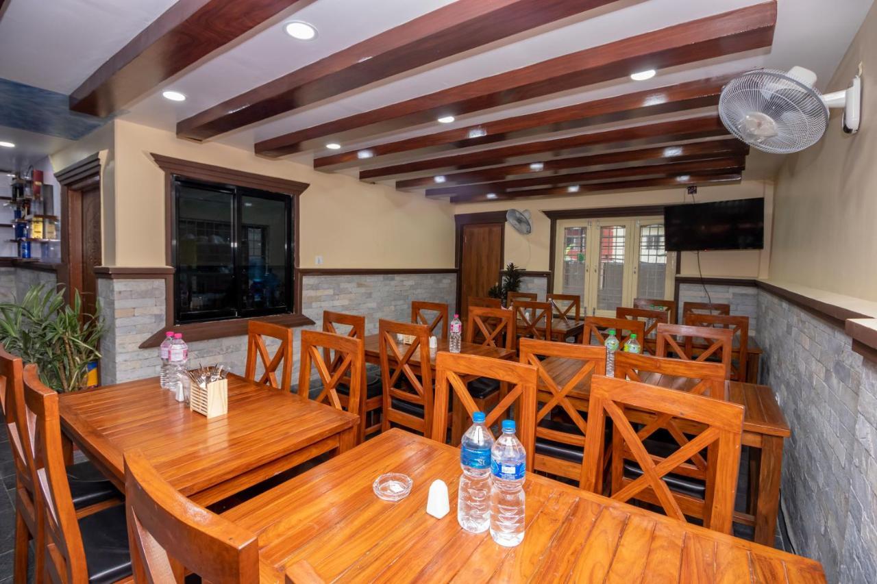 Oyo 253 Hotel Pinnacle Pokhara Exterior photo