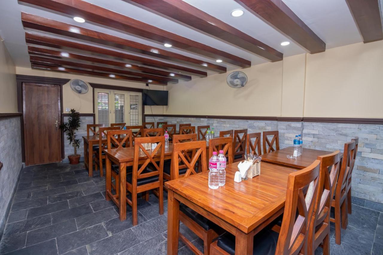 Oyo 253 Hotel Pinnacle Pokhara Exterior photo